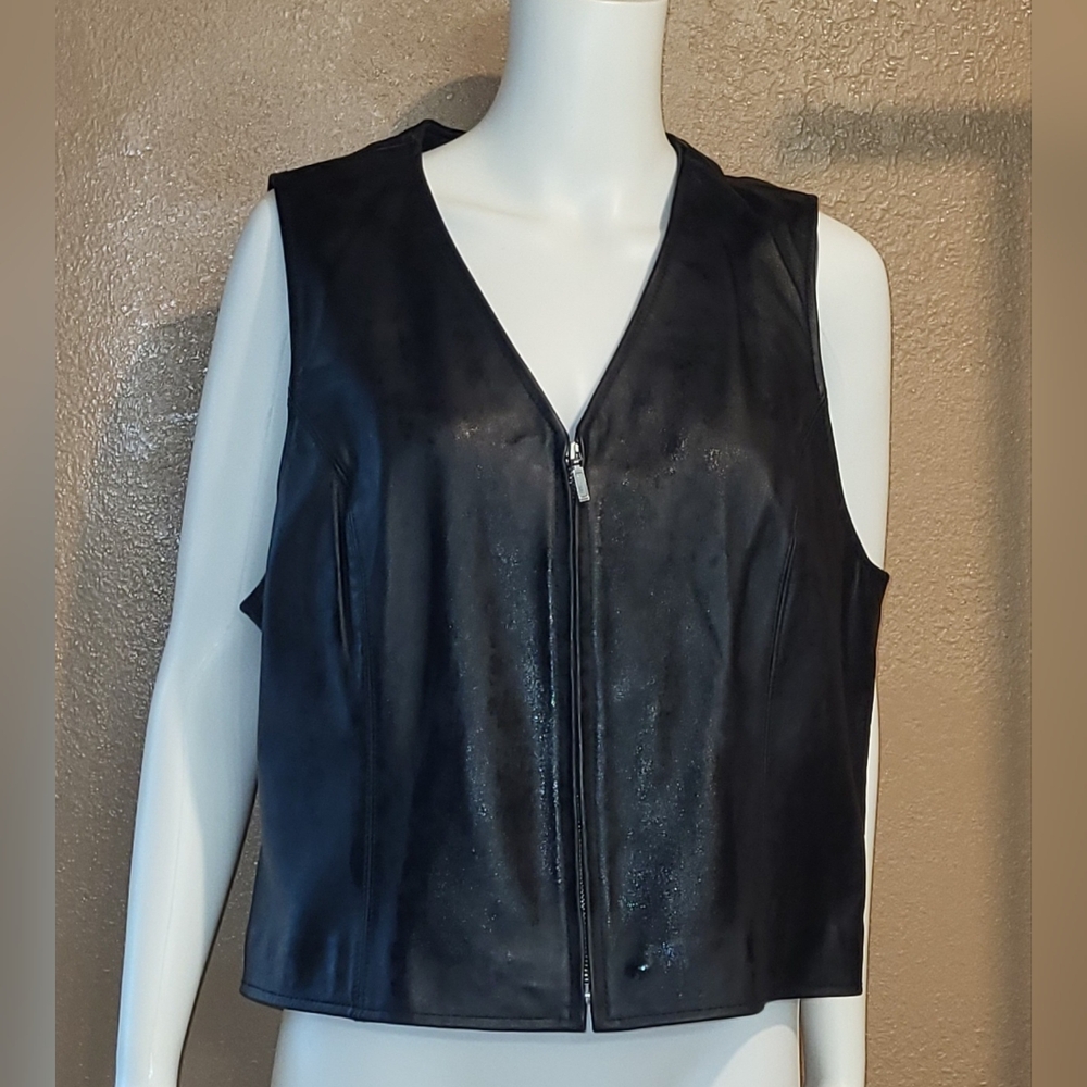 Croft & Barrow Woman's Leather Vest. Size LG.